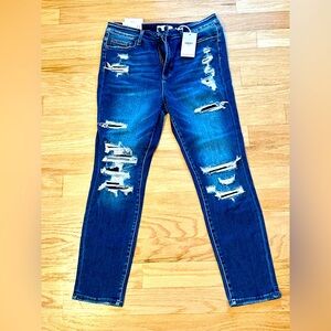 Women’s Vervet Blue Distressed Jeans size 32